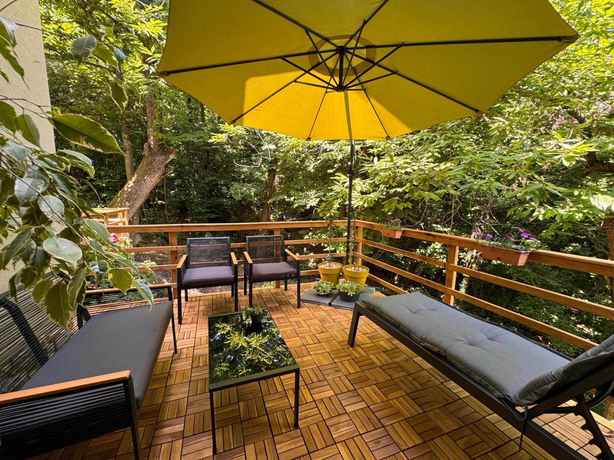 Apartment With A Terrace Forest Home Lullula Veprinac Eksteriør bilde